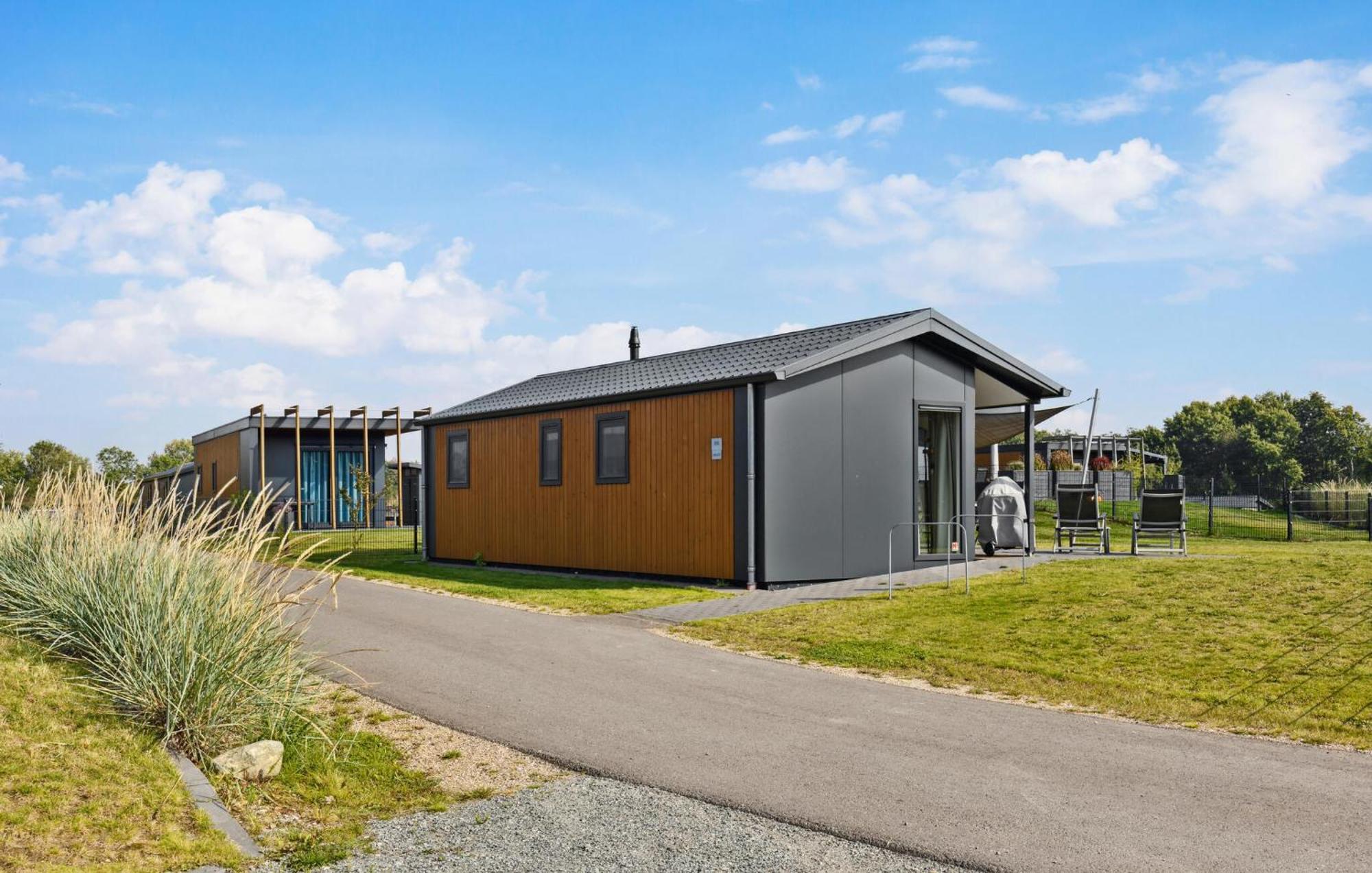2 Bedroom Beautiful Home In Suesel Susel Exterior foto